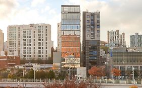 Uh Suite The Seoul